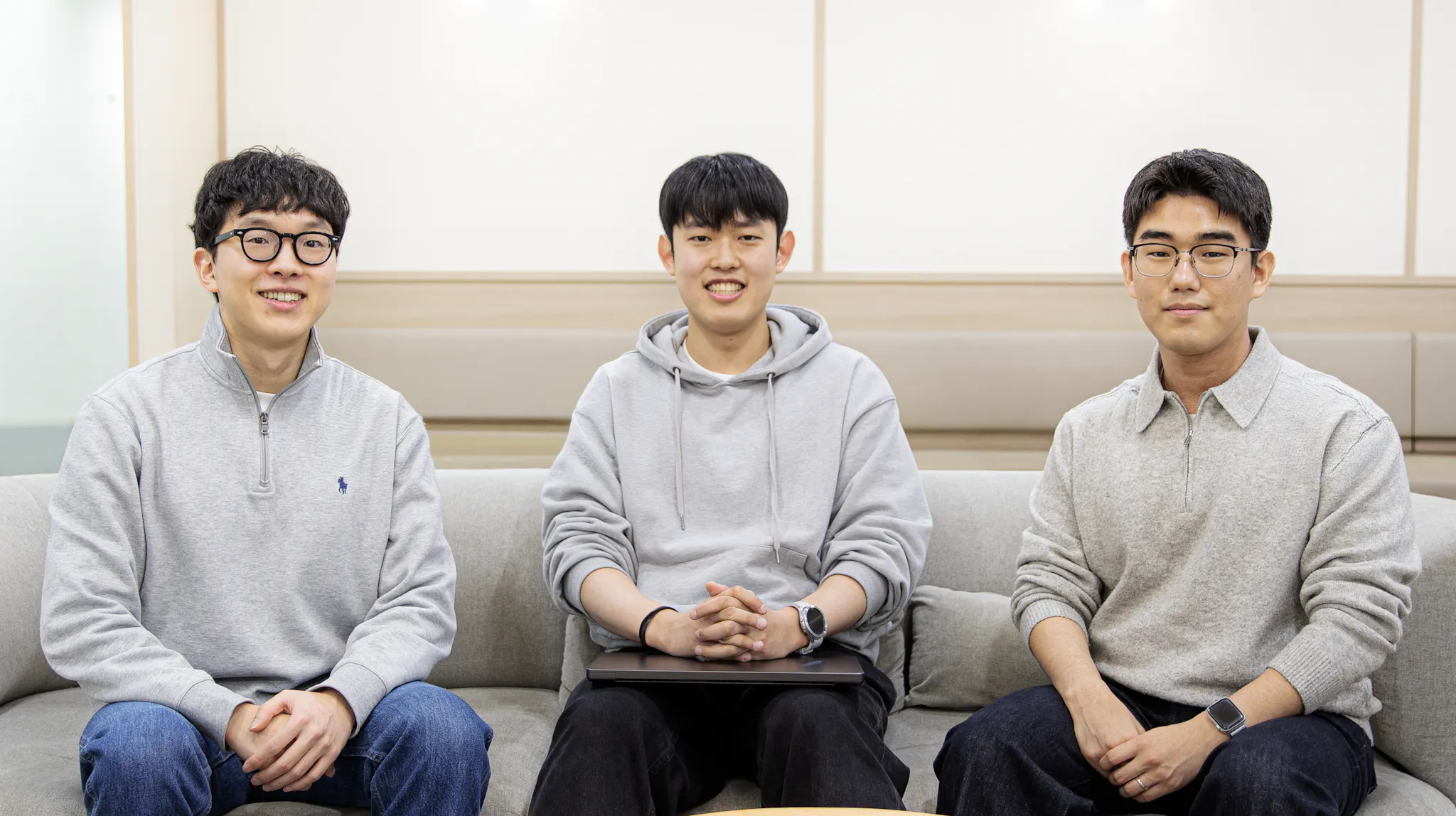(왼쪽부터) 피드실 Ben, 광고실 John, 검색실 Dino